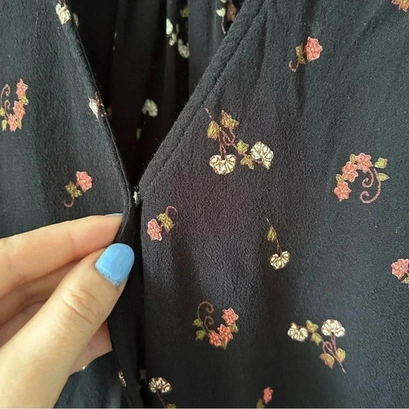 Madewell | Délicate Wrap  Blouse - Picture 4 of 8